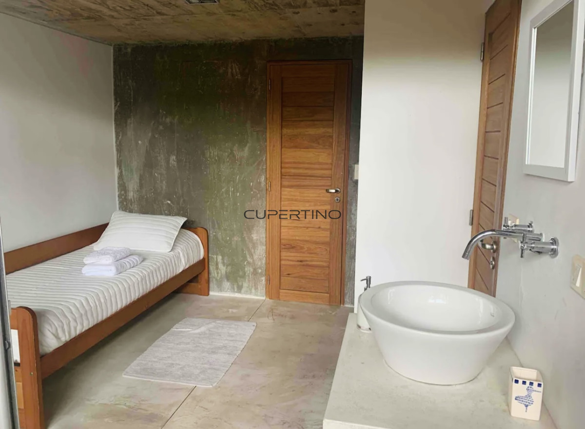 Moderna Casa de 4 Dormitorios y Piscina en Playa Mansa, Alquiler de Temporada — foto 22
