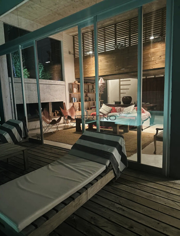 Moderna Casa de 4 Dormitorios y Piscina en Playa Mansa, Alquiler de Temporada — foto 23