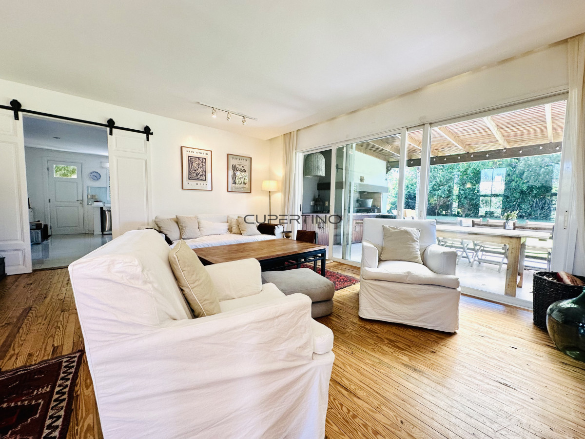 Alquiler temporada de magnífica Casa de 4 Dormitorios y Dependencia con piscina, en zona residencial, Punta del Este — foto 87