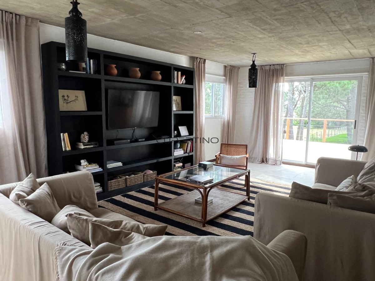 Excelente casa moderna de 4 Dormitorios más dependencia en barrio privado Pinar del Faro, José Ignacio — foto 3