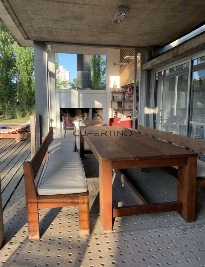 Moderna Casa de 4 Dormitorios y Piscina en Playa Mansa, Alquiler de Temporada — foto 6