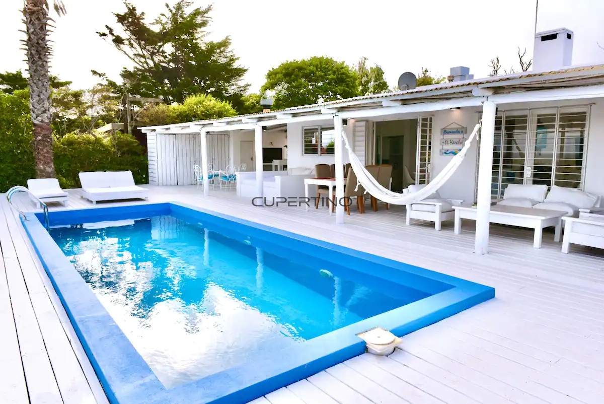 Excelente Casa de 3 Dormitorios y Piscina en El Chorro, Punta del Este — foto 2