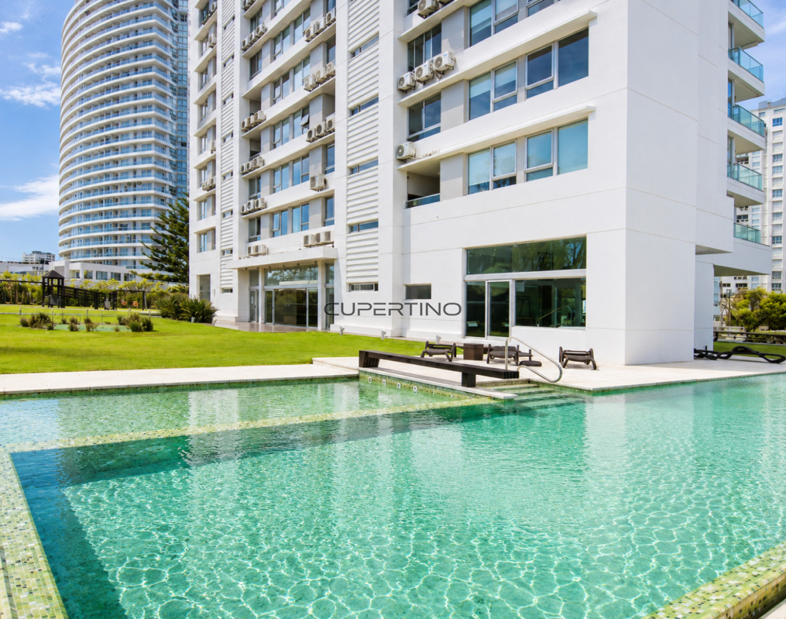 Oportunidad en Venta, Apartamento De 2 Dormitorios y Parrillero En Playa Mansa, Punta Del Este — foto 21