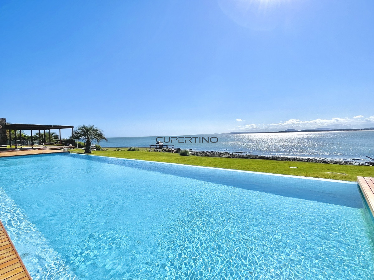 Venta y alquiler de apartamento de dos dormitorios con parrillero de uso exclusivo en Punta Ballena — foto 34