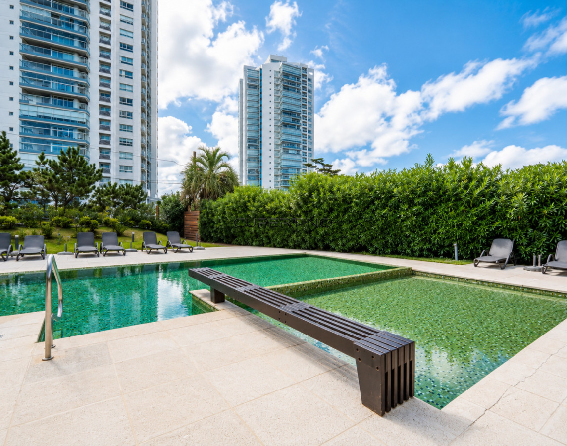 Oportunidad en Venta, Apartamento De 2 Dormitorios y Parrillero En Playa Mansa, Punta Del Este — foto 22