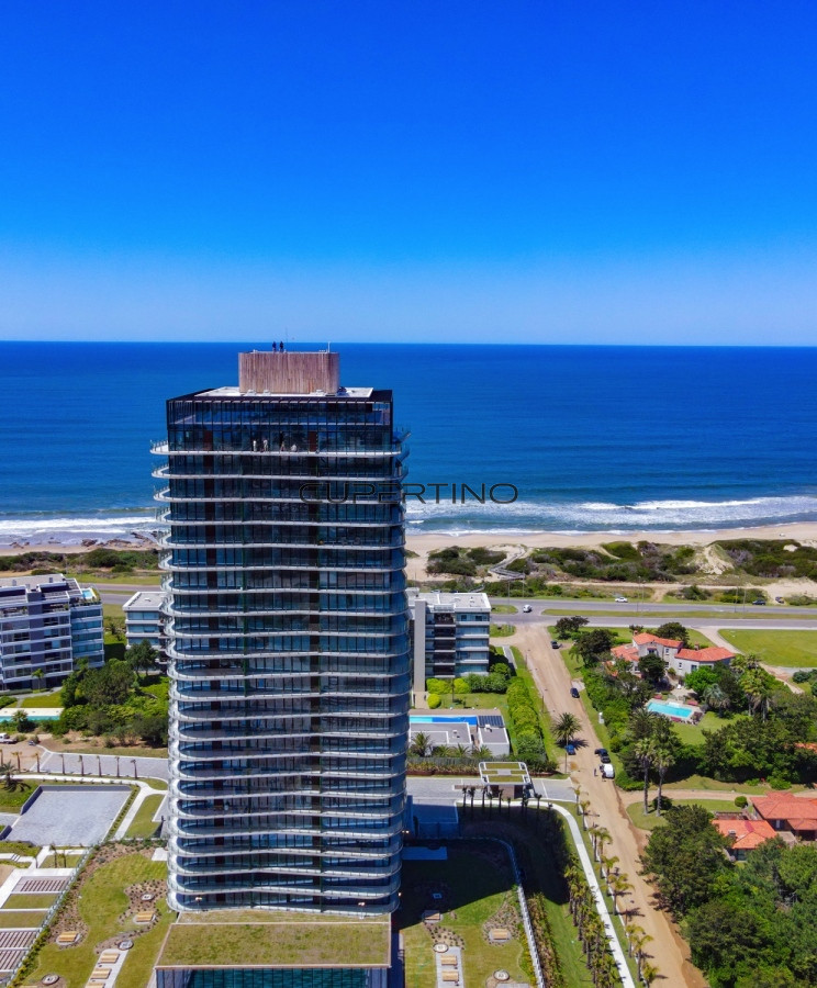 Espectacular Apartamento de 2 Dormitorios y Medio, piso alto, Torre Surfside, Punta del Este — foto 19