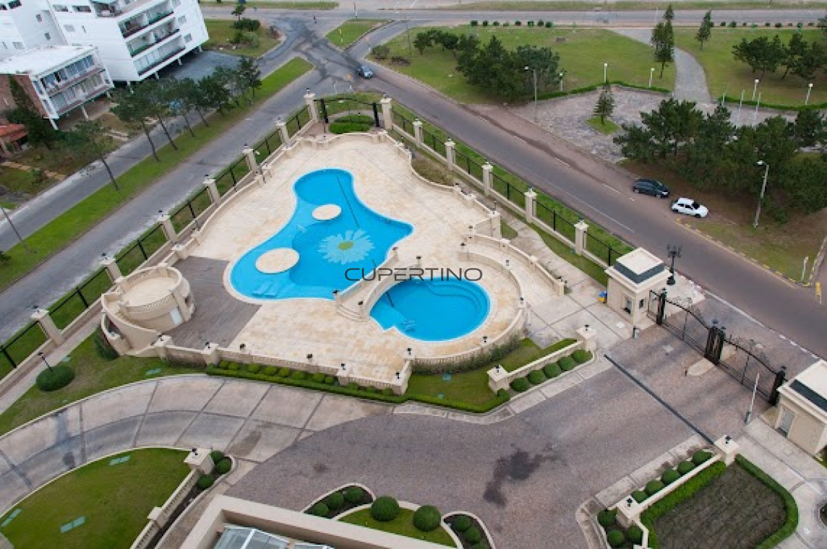 Alquiler temporario de excelente apartamento en torre Le Jardin de Playa Mansa, Punta del Este — foto 48