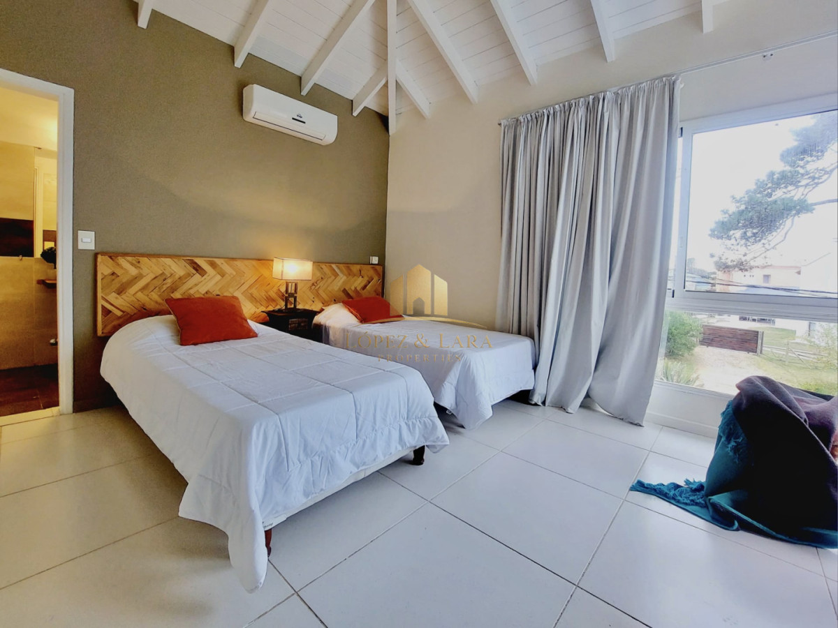 Casa ID.328 - Excelente Casa de 6 Dormitorios y Piscina en Montoya, La Barra