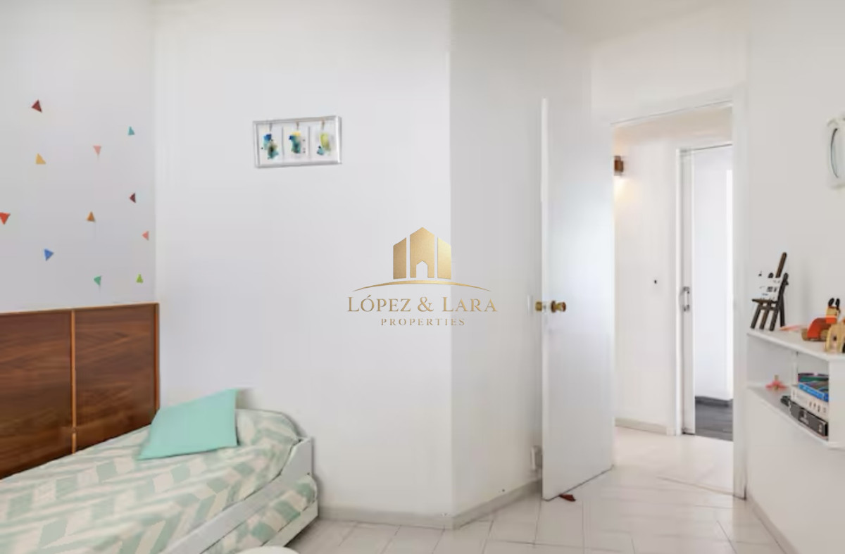 Casa ID.320 - Gran Casa en Venta sobre el Mar de 5 Dormitorios y Dependencia en Península, Punta del Este