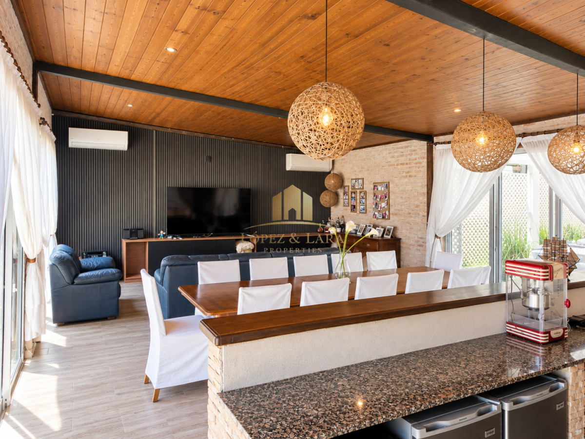 Casa ID.408 - Excelente Casa de 5 Dormitorios en Barrio Privado La Arbolada, Punta del Este