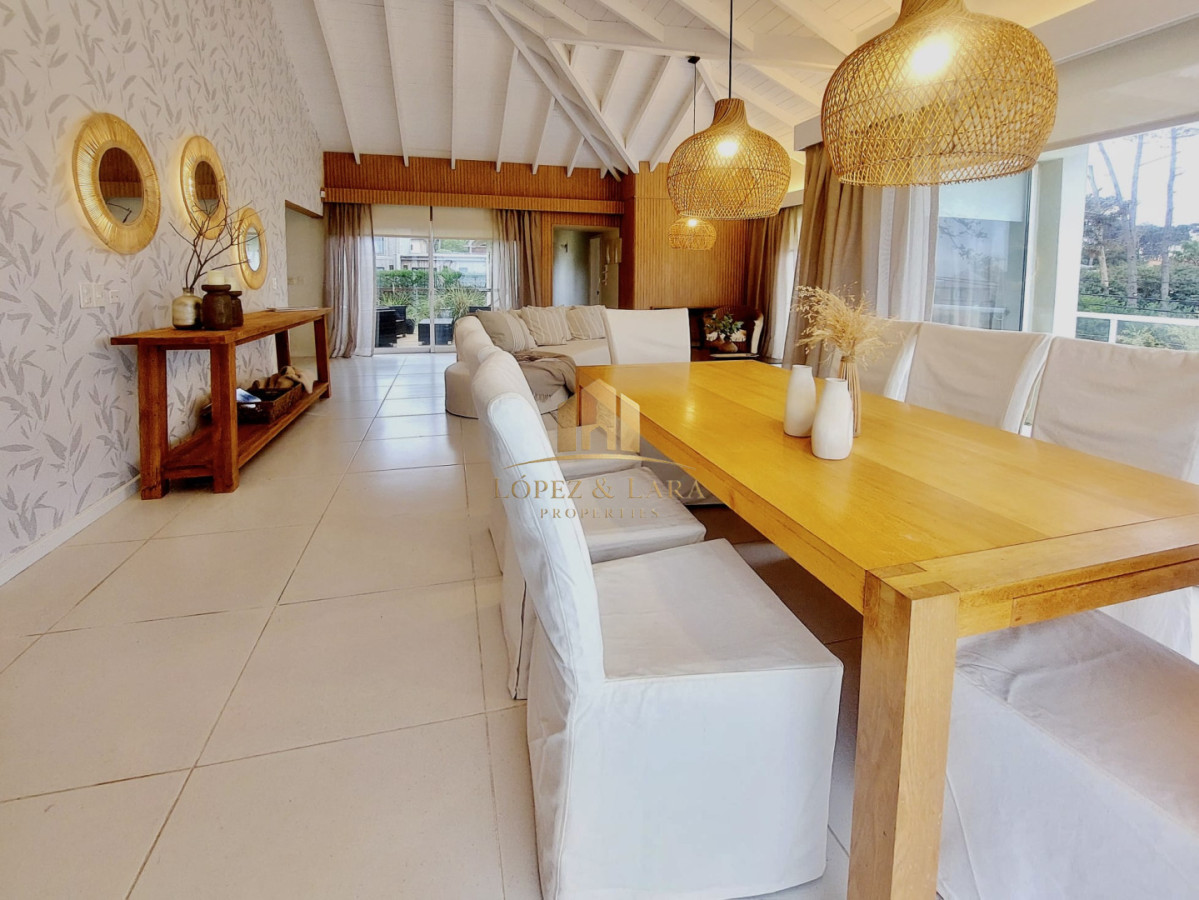 Casa ID.328 - Excelente Casa de 6 Dormitorios y Piscina en Montoya, La Barra