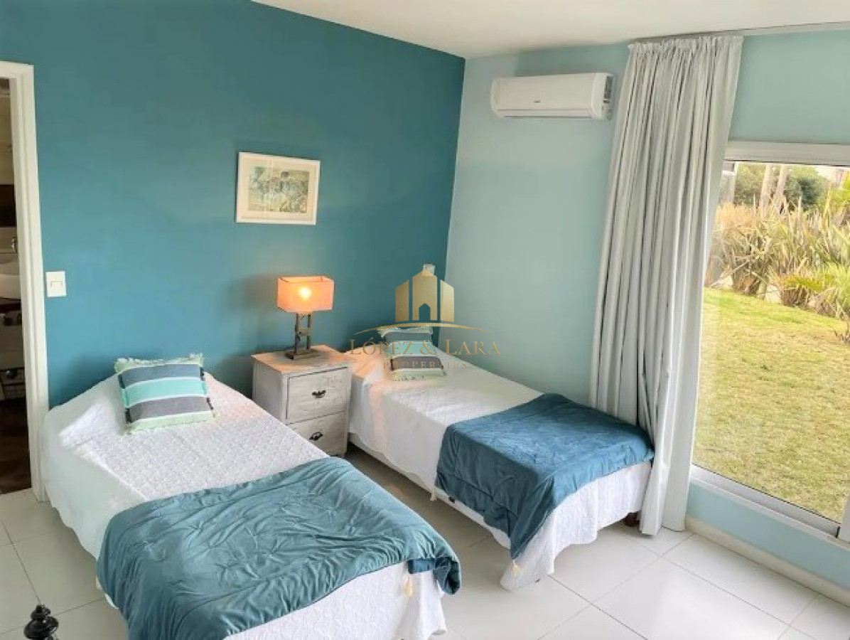 Casa ID.328 - Excelente Casa de 6 Dormitorios y Piscina en Montoya, La Barra