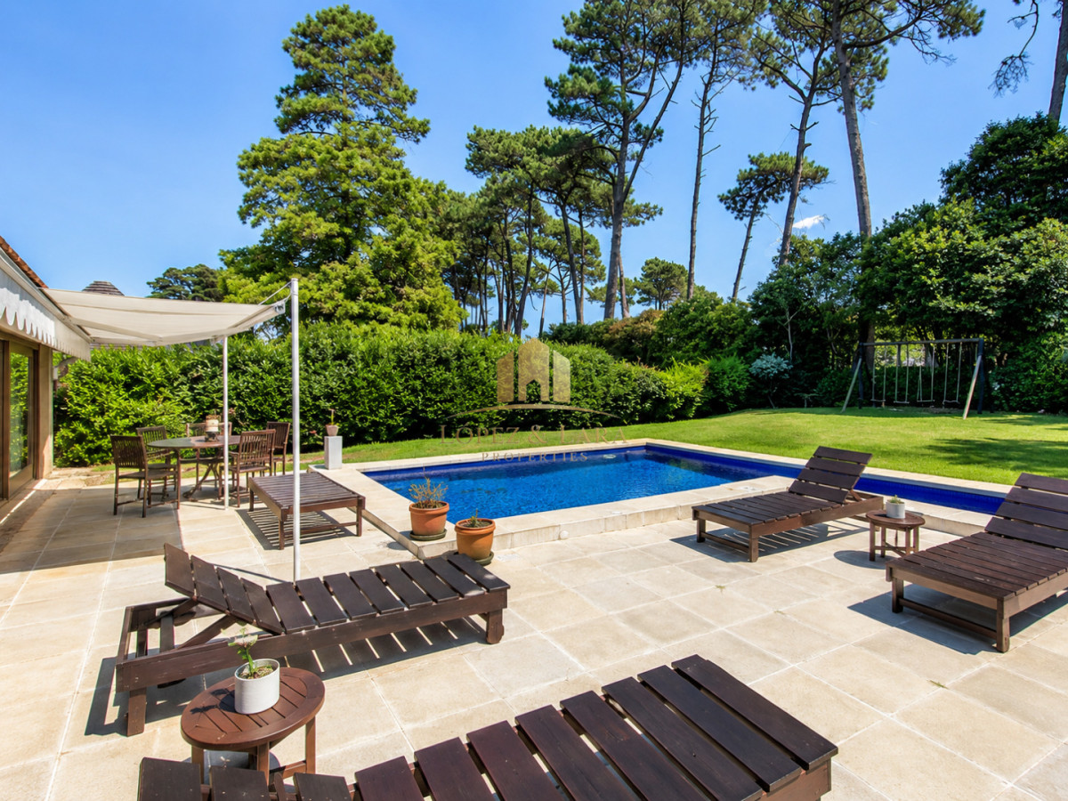 Casa ID.1 - Cómoda Casa de 5 Dormitorios y Piscina Climatizada en Punta del Este
