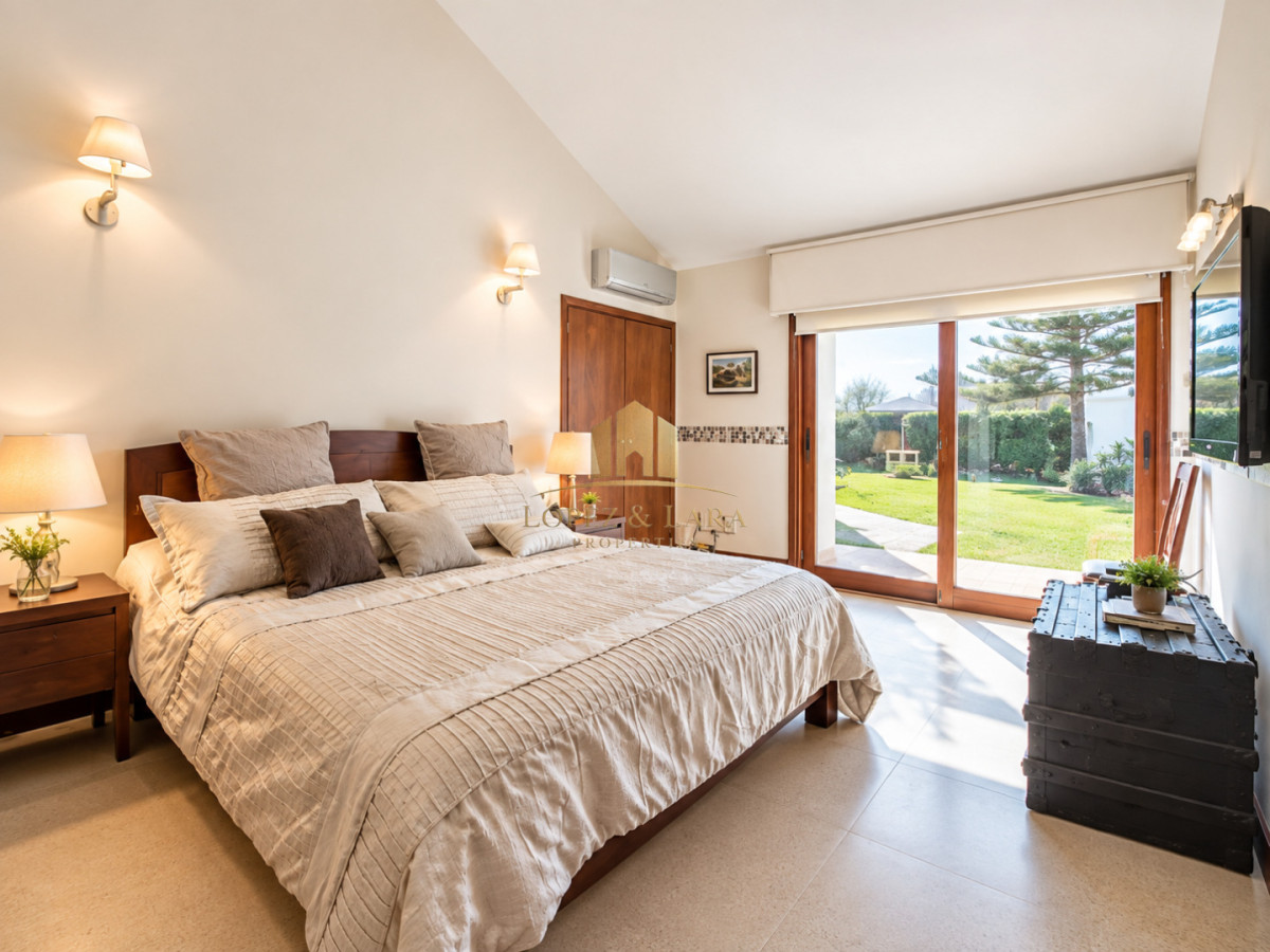 Casa ID.398 - Excelente Casa de 4 Dormitorios, Piscina Climatizada y Barbacoa a una cuadra del Mar, Playa Mansa