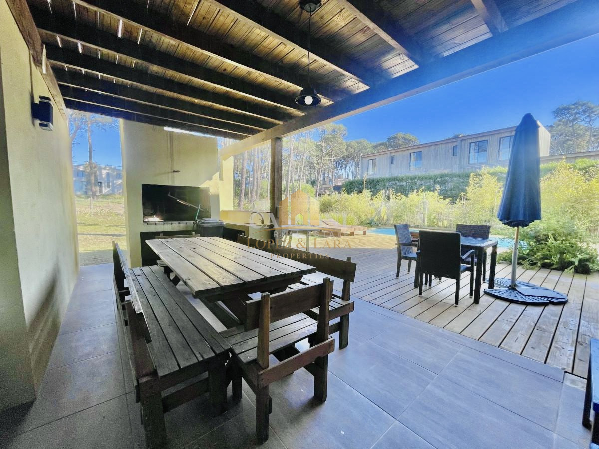 Casa ID.328 - Excelente Casa de 6 Dormitorios y Piscina en Montoya, La Barra