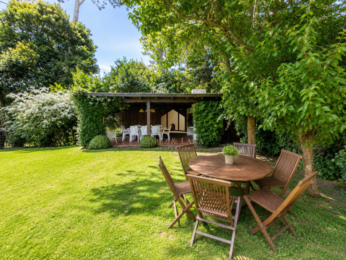 Casa ID.1 - Cómoda Casa de 5 Dormitorios y Piscina Climatizada en Punta del Este