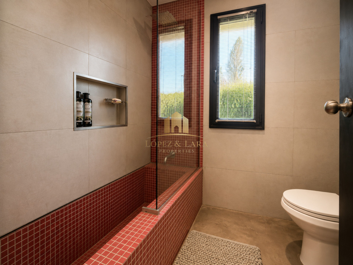 Casa ID.329 - Excelente Casa de 3 Dormitorios en Barrio Privado, La Arbolada - Punta del Este, Venta