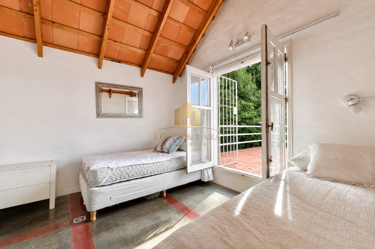 Casa ID.325 - Casa de 3 Dormitorios más Dependencia y Piscina, en Aidy Grill Punta del Este, Ubicada a pasos del Mar