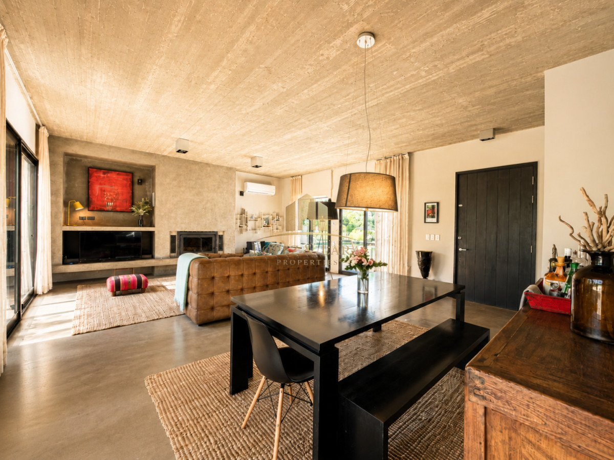 Casa ID.329 - Excelente Casa de 3 Dormitorios en Barrio Privado, La Arbolada - Punta del Este, Venta