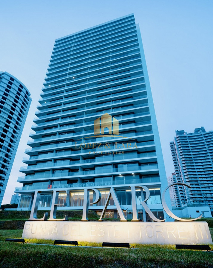 Apartamento ID.114 - Venta de Apartamento de 3 Dormitorios en suite en Le Parc 3 de Playa Brava, Punta del Este
