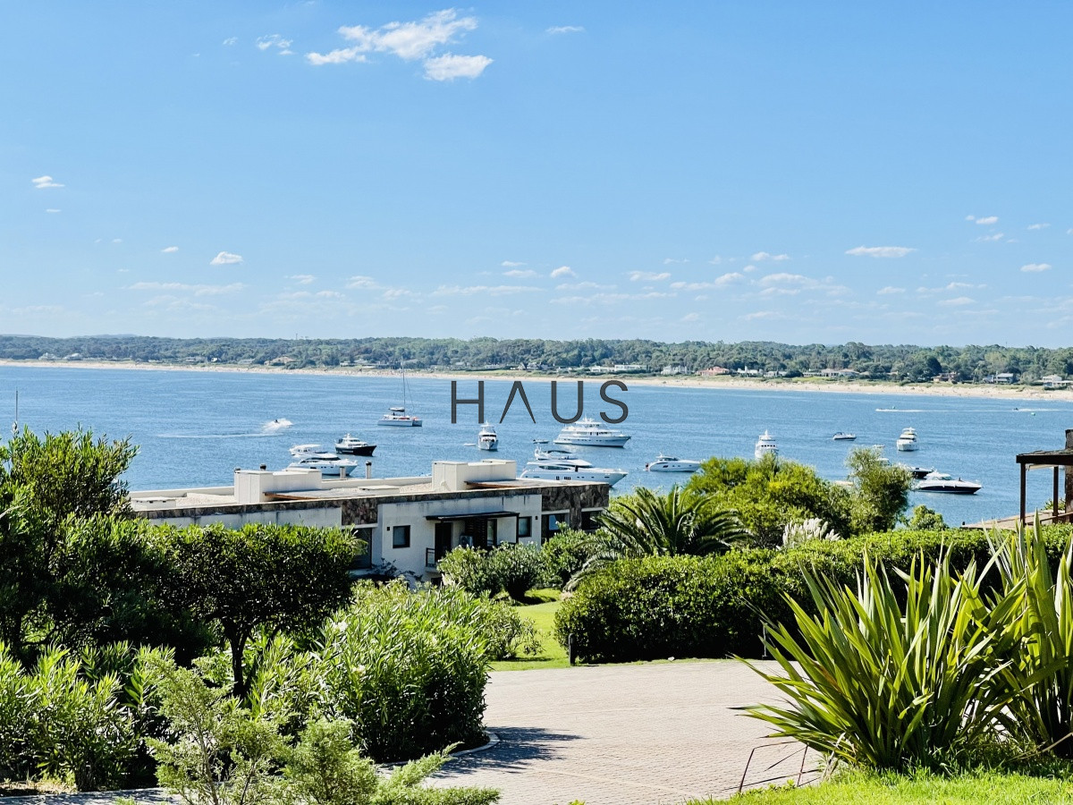 Apartamento ID.310 - Venta y alquiler temporario de apartamento de un dormitorio con parrillero en exclusivo complejo de Punta Ballena