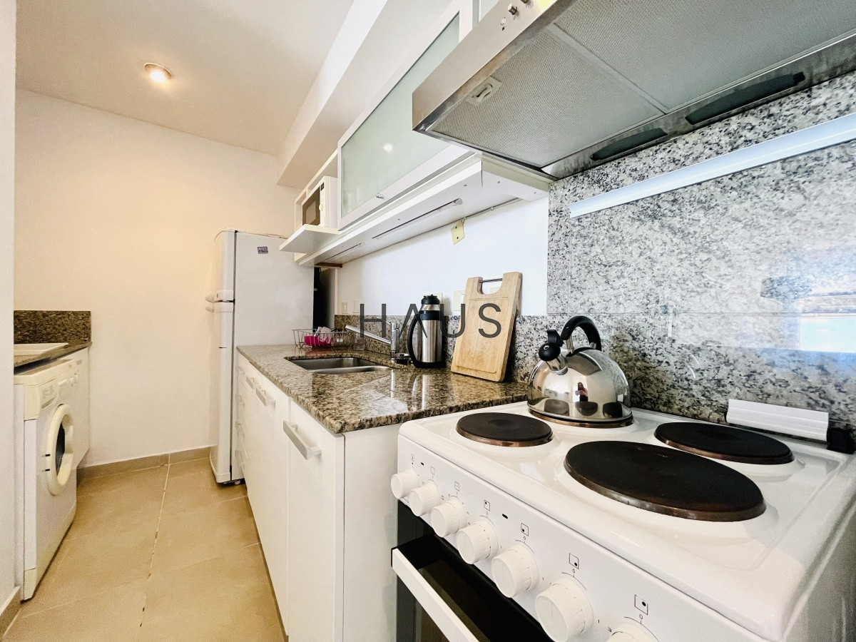 Apartamento ID.310 - Venta y alquiler temporario de apartamento de un dormitorio con parrillero en exclusivo complejo de Punta Ballena