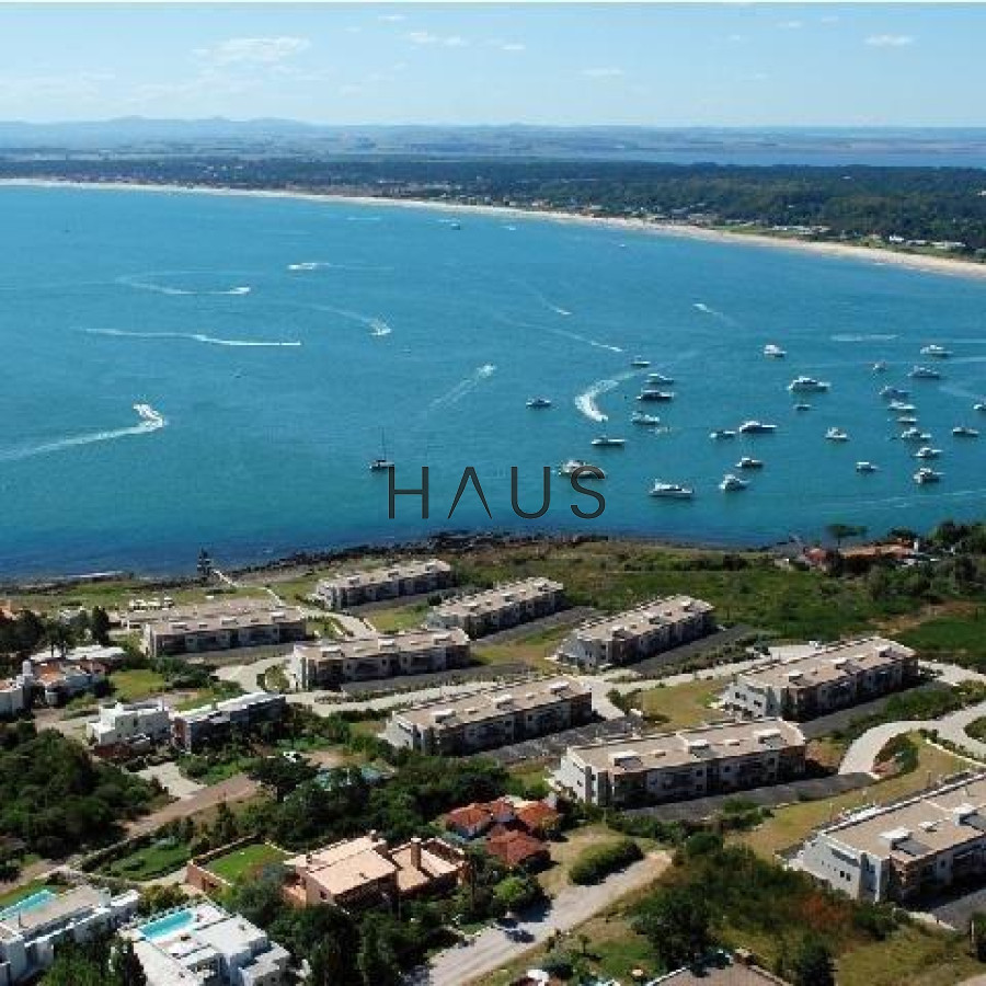 Apartamento ID.310 - Venta y alquiler temporario de apartamento de un dormitorio con parrillero en exclusivo complejo de Punta Ballena