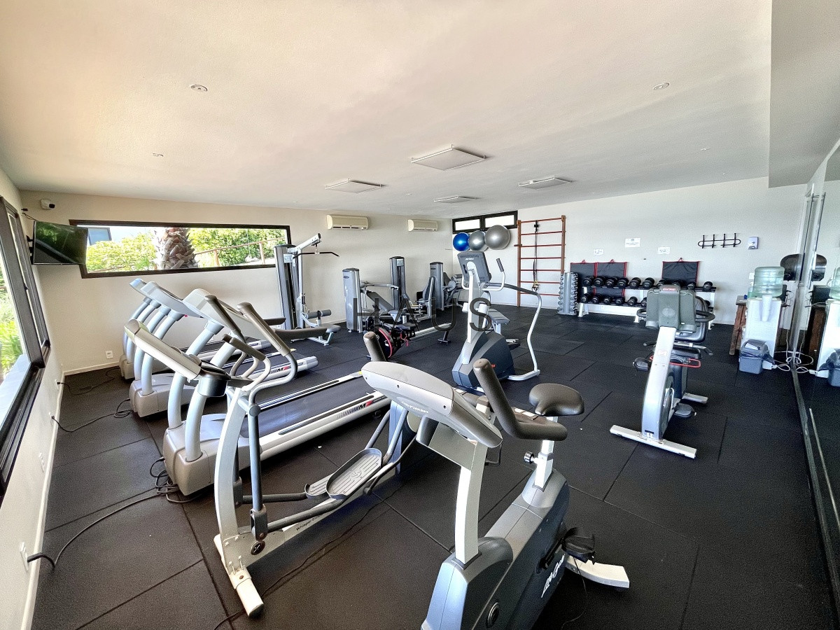 Apartamento ID.310 - Venta y alquiler temporario de apartamento de un dormitorio con parrillero en exclusivo complejo de Punta Ballena