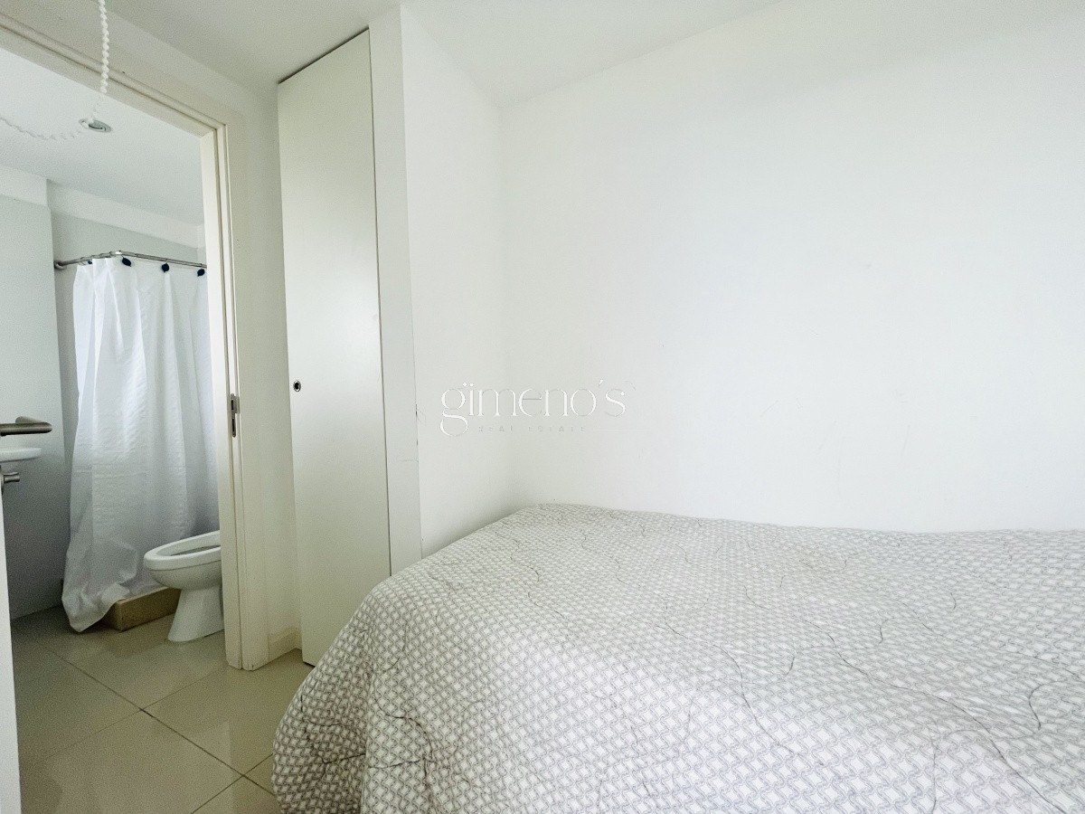 Apartamento ID.439 - Apartamento de 3 Dormitorios y Parrillero Frente al Mar, Playa Mansa