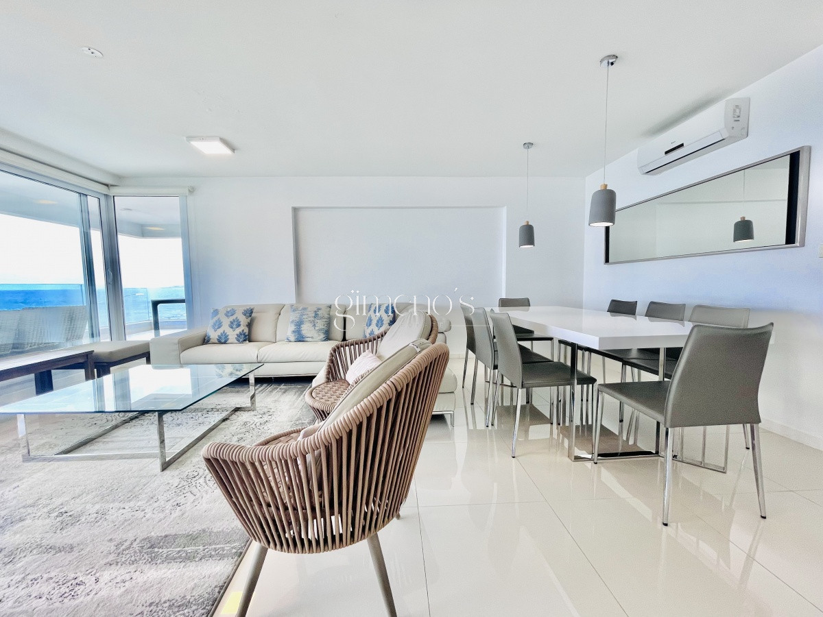 Apartamento ID.439 - Apartamento de 3 Dormitorios y Parrillero Frente al Mar, Playa Mansa