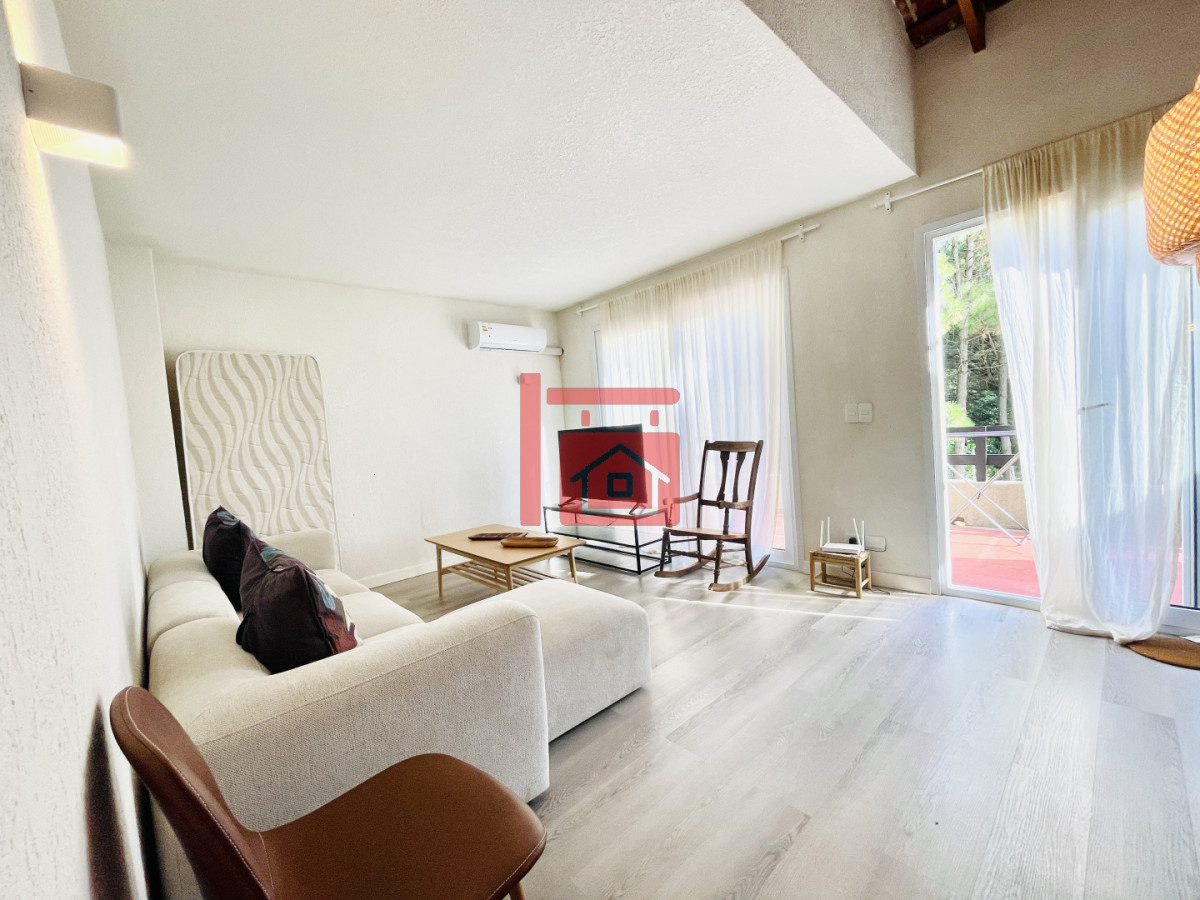 Apartamento ID.504 - Alquiler anual o invernal de apartamento dúplex con parrillero propio en Rincón del Indio