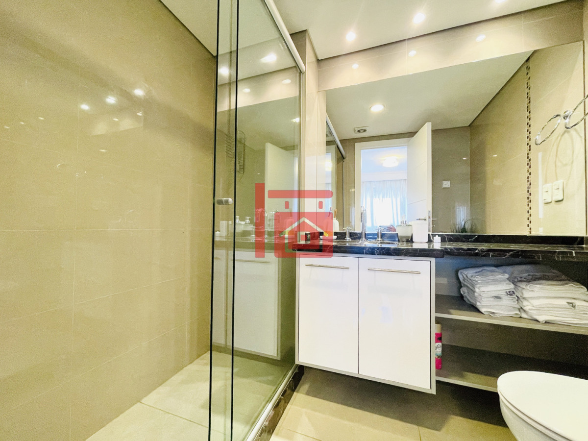 Apartamento ID.197 - Moderno Apartamento de 2 Dormitorios en Venta, Playa Mansa 