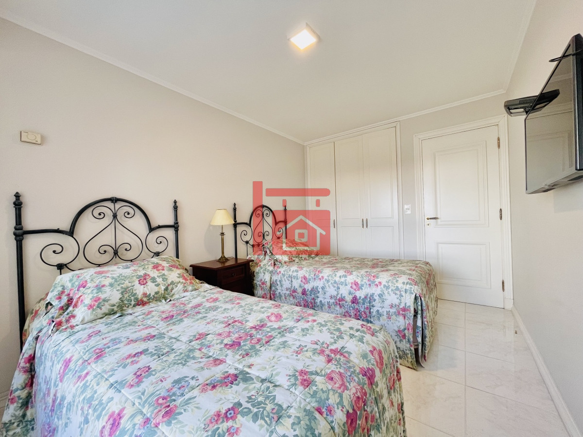 Apartamento ID.119 - Apartamento de 3 Dormitorios sobre Playa Mansa, en Venta y Alquiler, Punta del Este