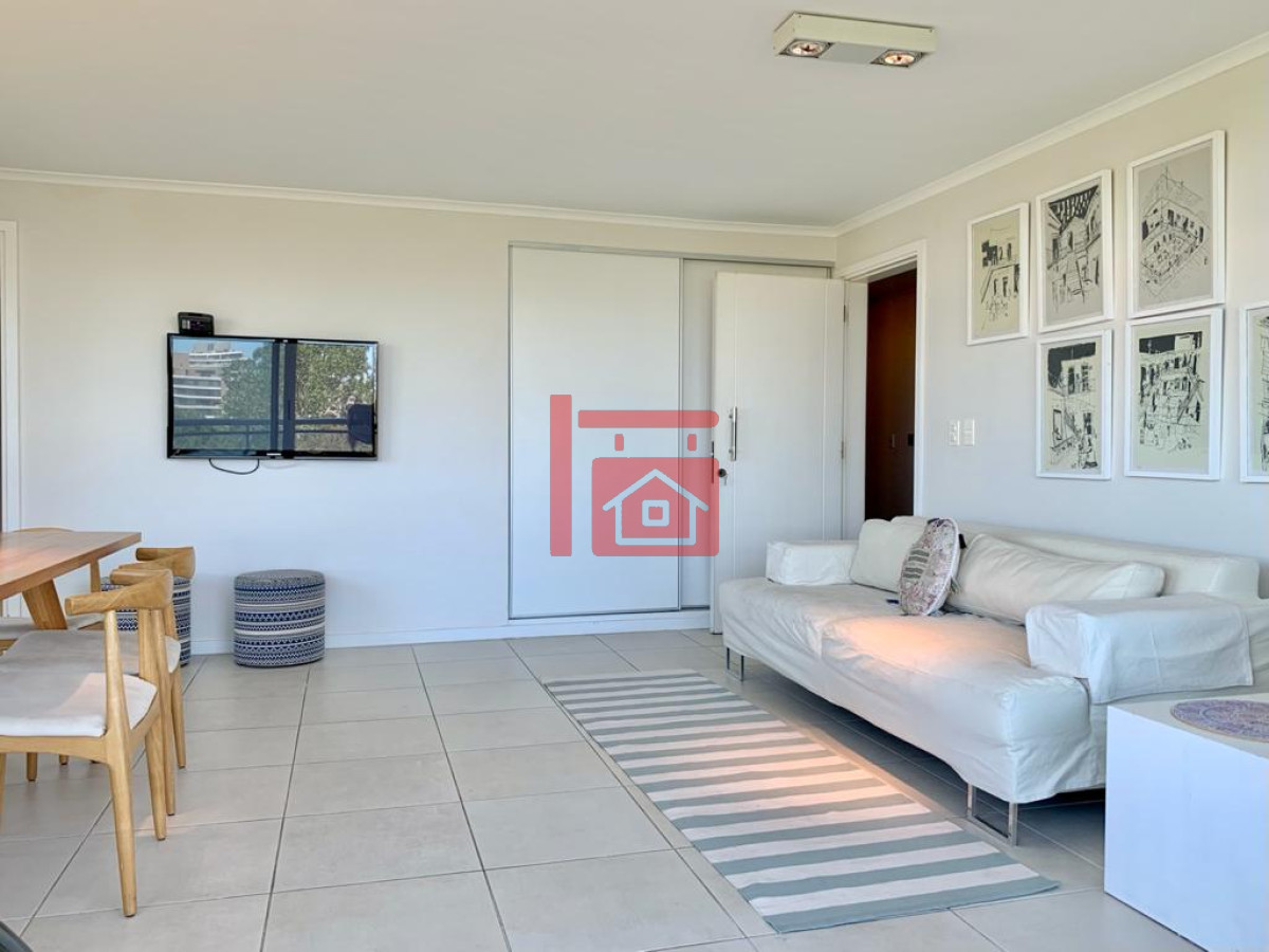 Apartamento ID.587 - Excelente Apartamento de 2 Dormitorios en Ocean Drive, Punta del Este