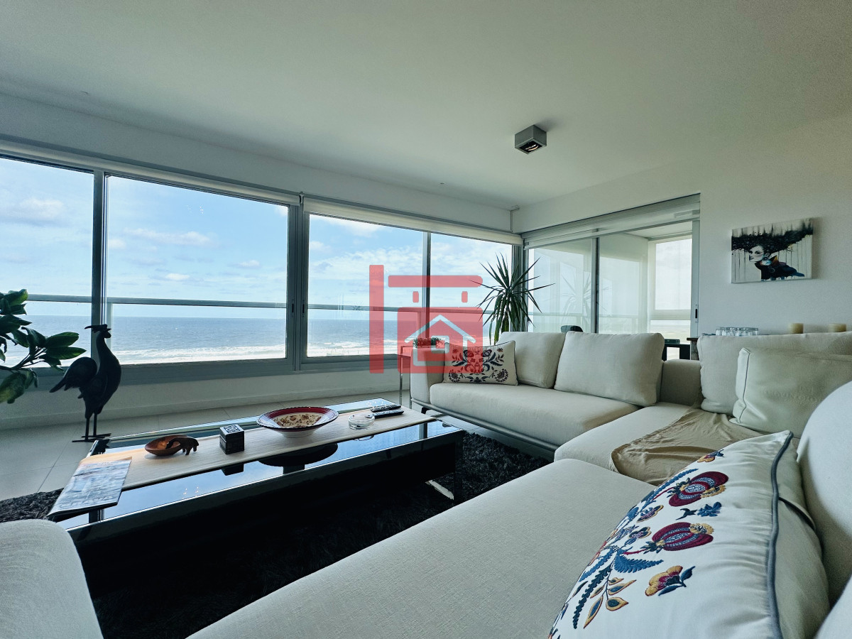 Apartamento ID.233 - Oportunidad en Venta! Apartamento sobre playa Brava de 3 Dormitorios más Dependencia, Torre Le Parc