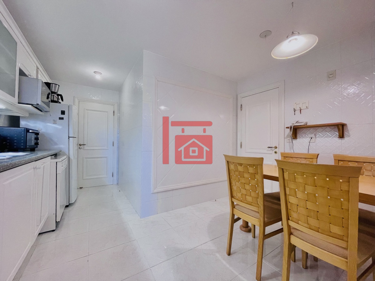 Apartamento ID.119 - Apartamento de 3 Dormitorios sobre Playa Mansa, en Venta y Alquiler, Punta del Este