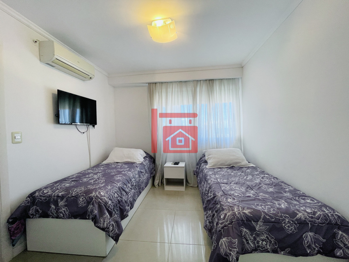 Apartamento ID.197 - Moderno Apartamento de 2 Dormitorios en Venta, Playa Mansa 