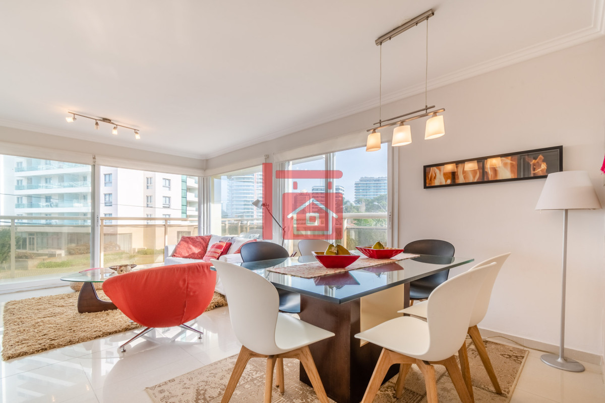 Apartamento ID.302 - Moderno Apartamento de 3 Dormitorios a Pocas Cuadras del Mar En Venta, Playa Brava