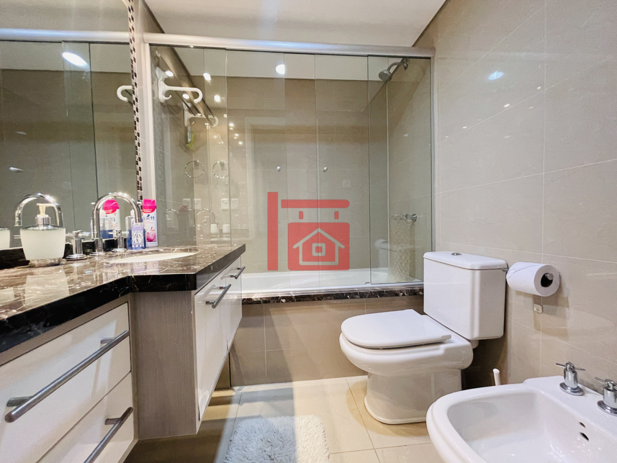 Apartamento ID.197 - Moderno Apartamento de 2 Dormitorios en Venta, Playa Mansa 