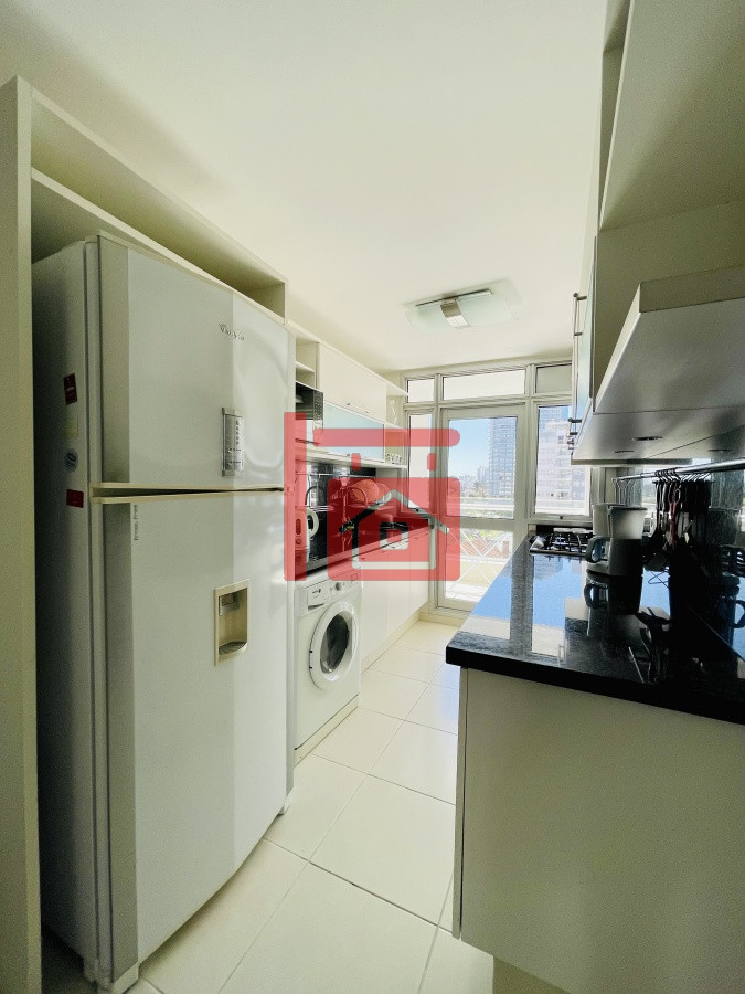Apartamento ID.600 - Venta y alquiler temporario de apartamento de dos dormitorios en playa Mansa, Punta del Este