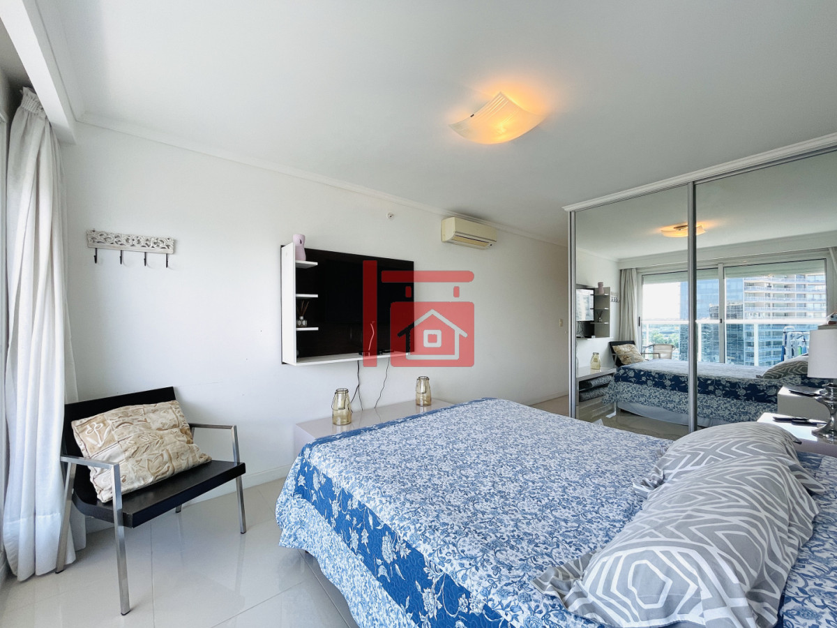 Apartamento ID.197 - Moderno Apartamento de 2 Dormitorios en Venta, Playa Mansa 