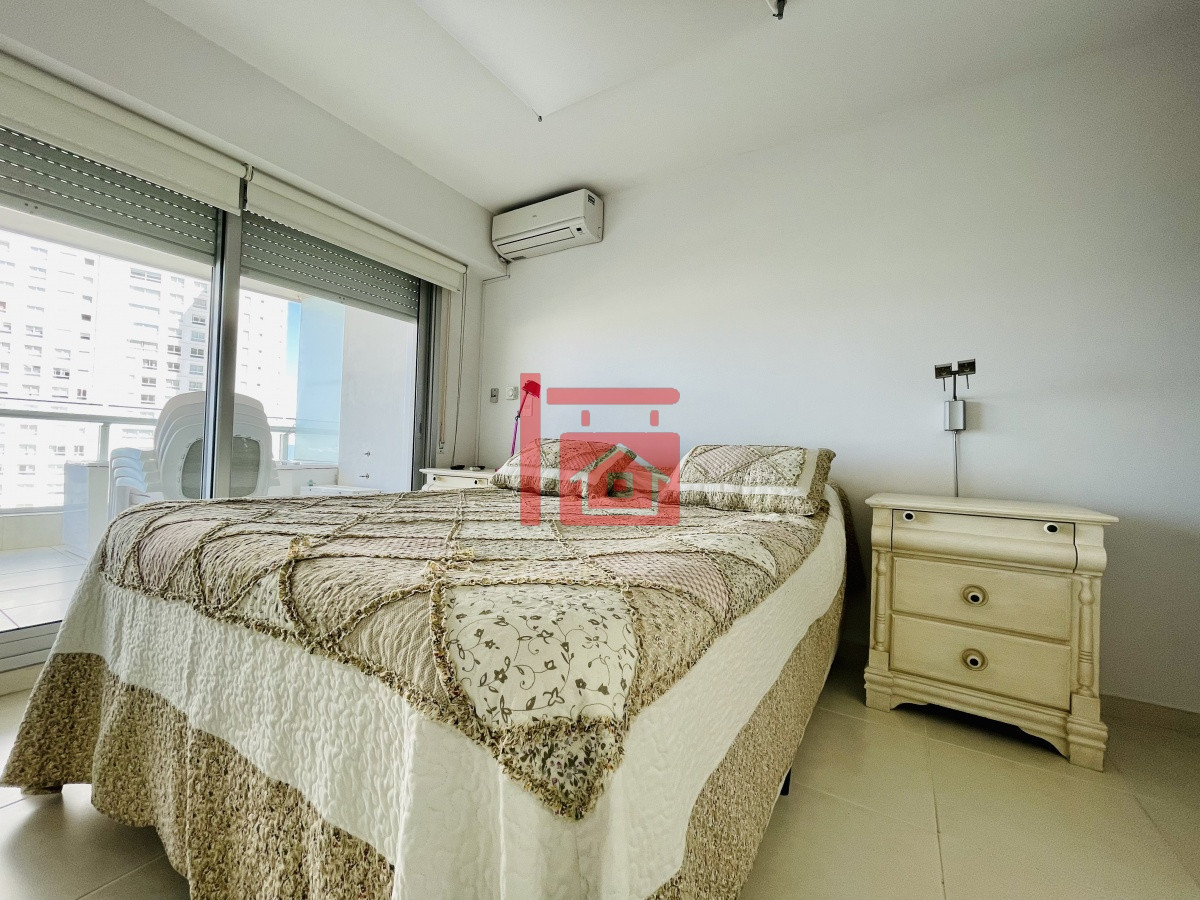 Apartamento ID.600 - Venta y alquiler temporario de apartamento de dos dormitorios en playa Mansa, Punta del Este