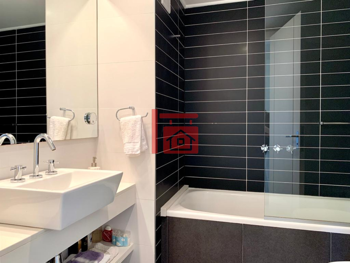Apartamento ID.587 - Excelente Apartamento de 2 Dormitorios en Ocean Drive, Punta del Este