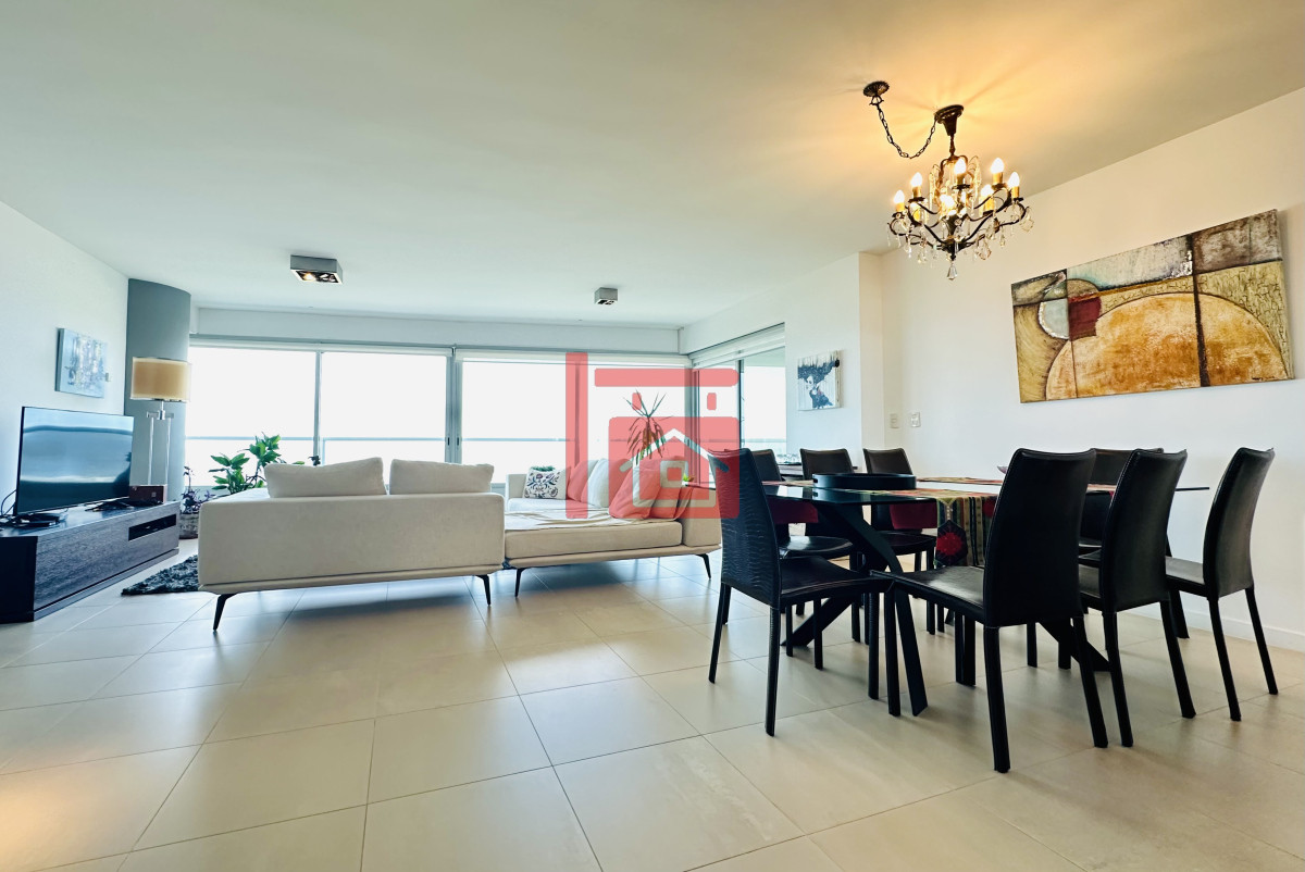 Apartamento ID.233 - Oportunidad en Venta! Apartamento sobre playa Brava de 3 Dormitorios más Dependencia, Torre Le Parc