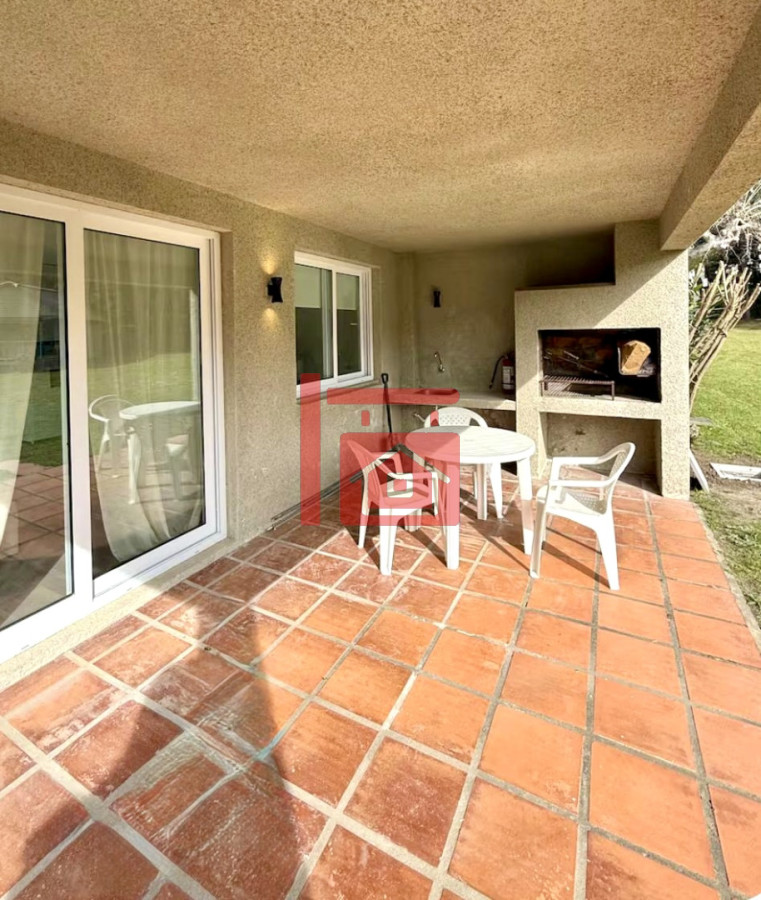 Apartamento ID.505 - Alquiler anual o invernal de apartamento duplex con parrillero propio en Rincón del Indio