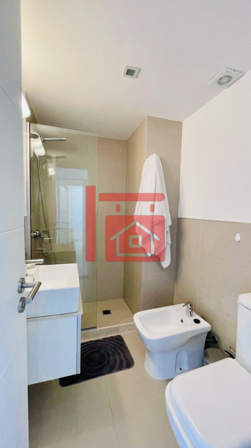 Apartamento ID.498 - Apartamento de 3 Dormitorios en Primera Línea del Mar, Playa Brava Punta del Este