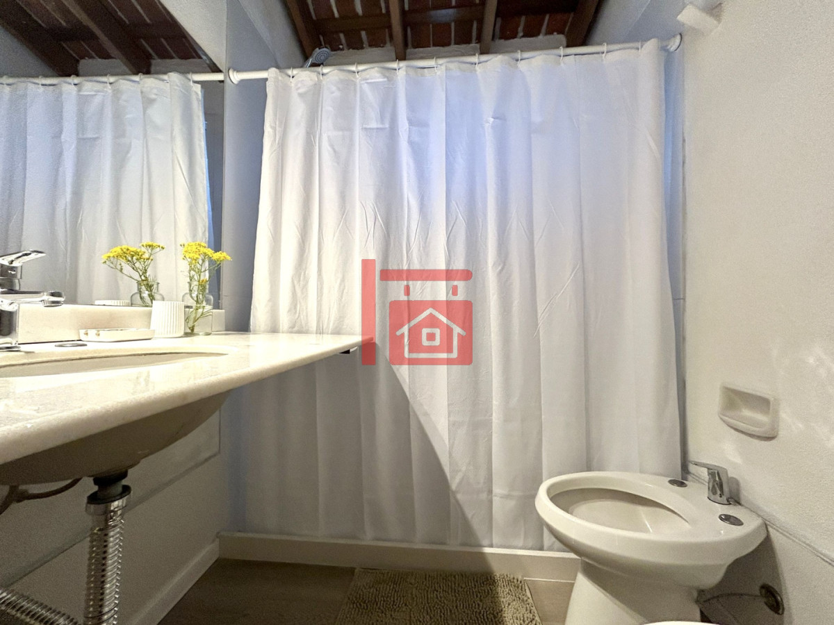 Apartamento ID.504 - Alquiler anual o invernal de apartamento dúplex con parrillero propio en Rincón del Indio