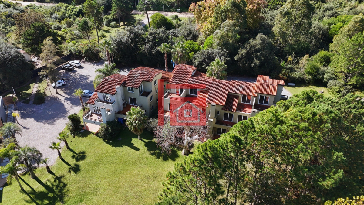 Apartamento ID.505 - Alquiler anual o invernal de apartamento duplex con parrillero propio en Rincón del Indio