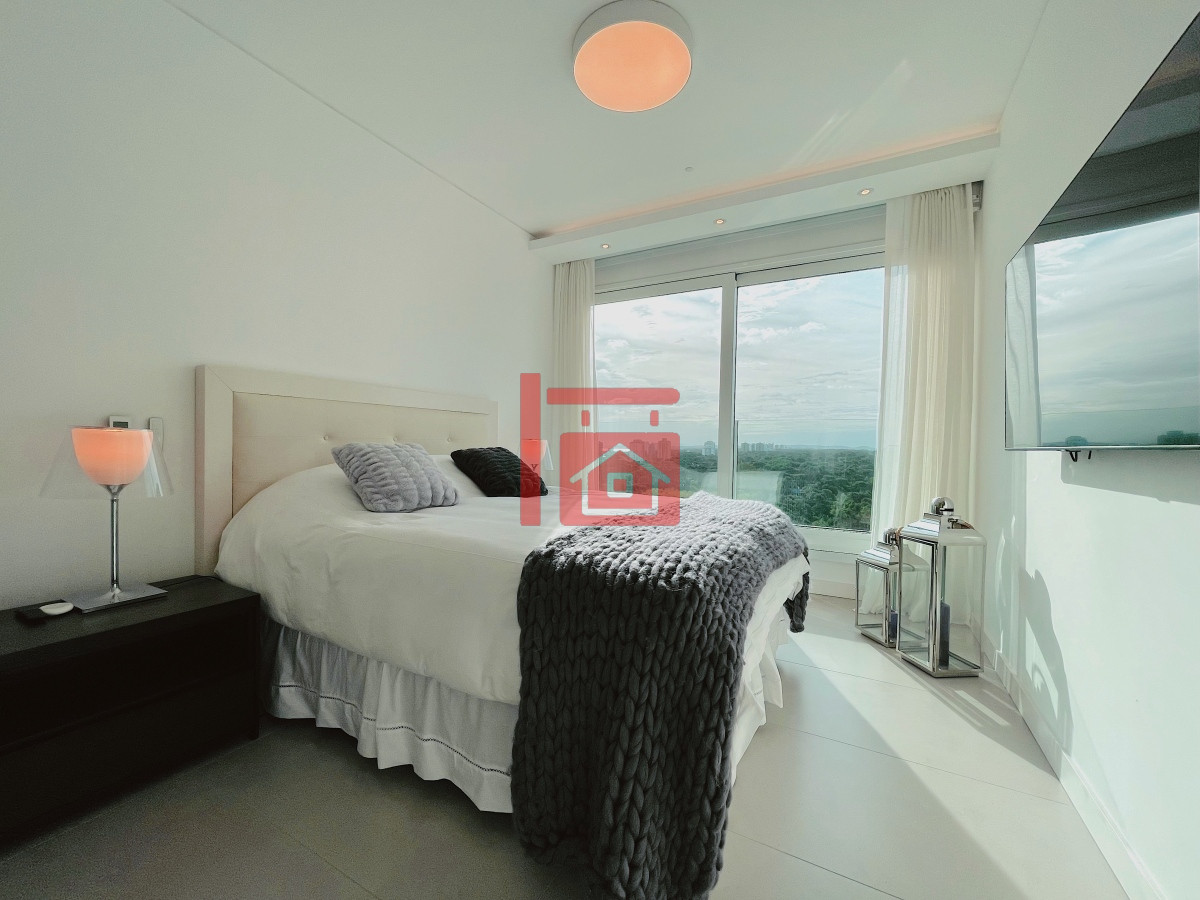 Apartamento ID.489 - Venta Espectacular Apartamento Frente al Mar, 3 Dormitorios, Le Parc Punta del Este