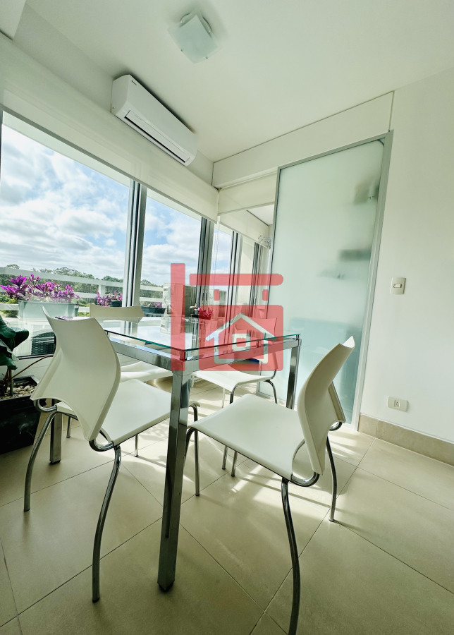 Apartamento ID.233 - Oportunidad en Venta! Apartamento sobre playa Brava de 3 Dormitorios más Dependencia, Torre Le Parc